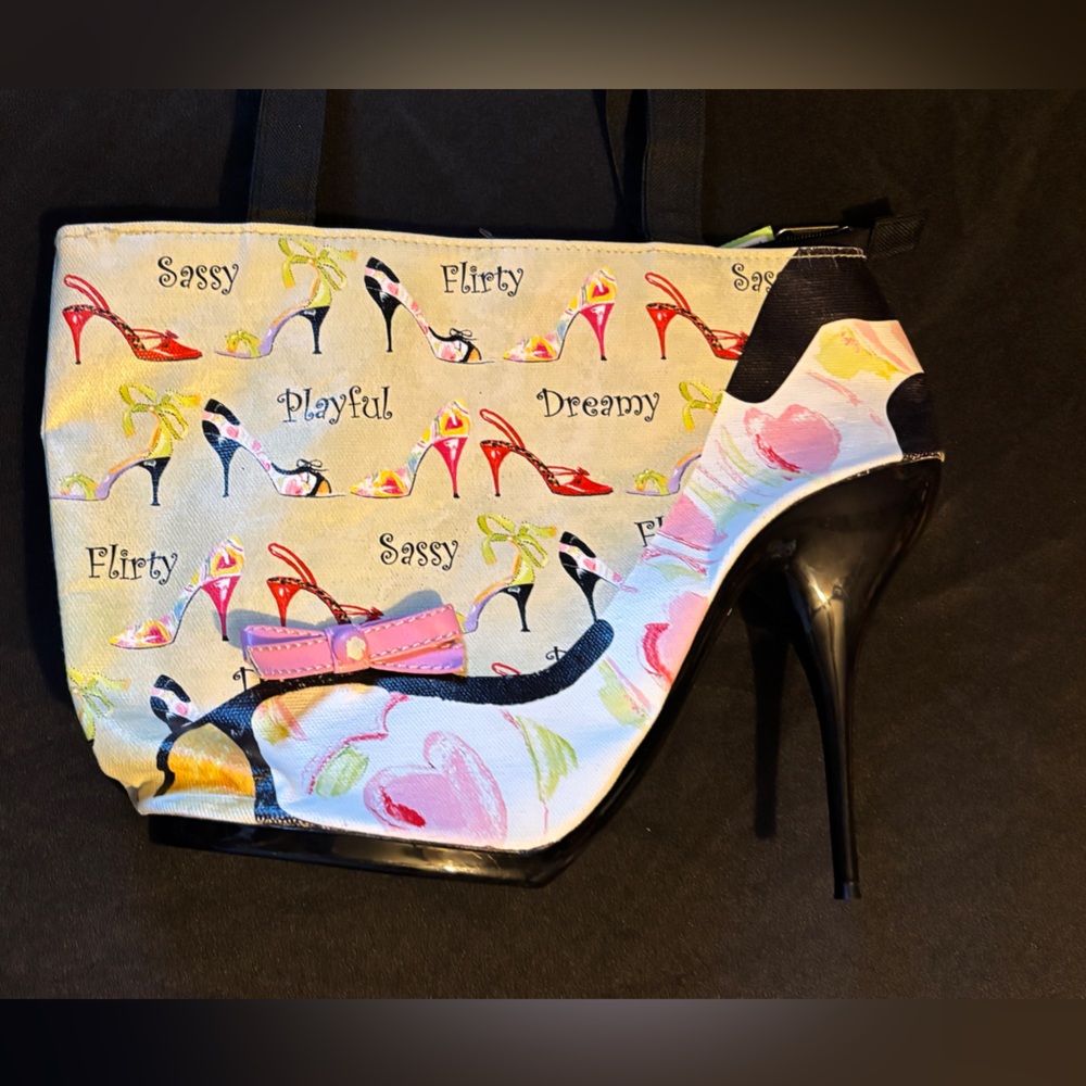 If The Shoe Fits Bradford Exchange Purse Shoe Print Novelty Handbag